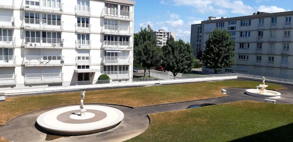 Appartement lumineux idéalement situé à proximité de musées équipements sportifs salle de spectacle commerces Caen Exterior foto